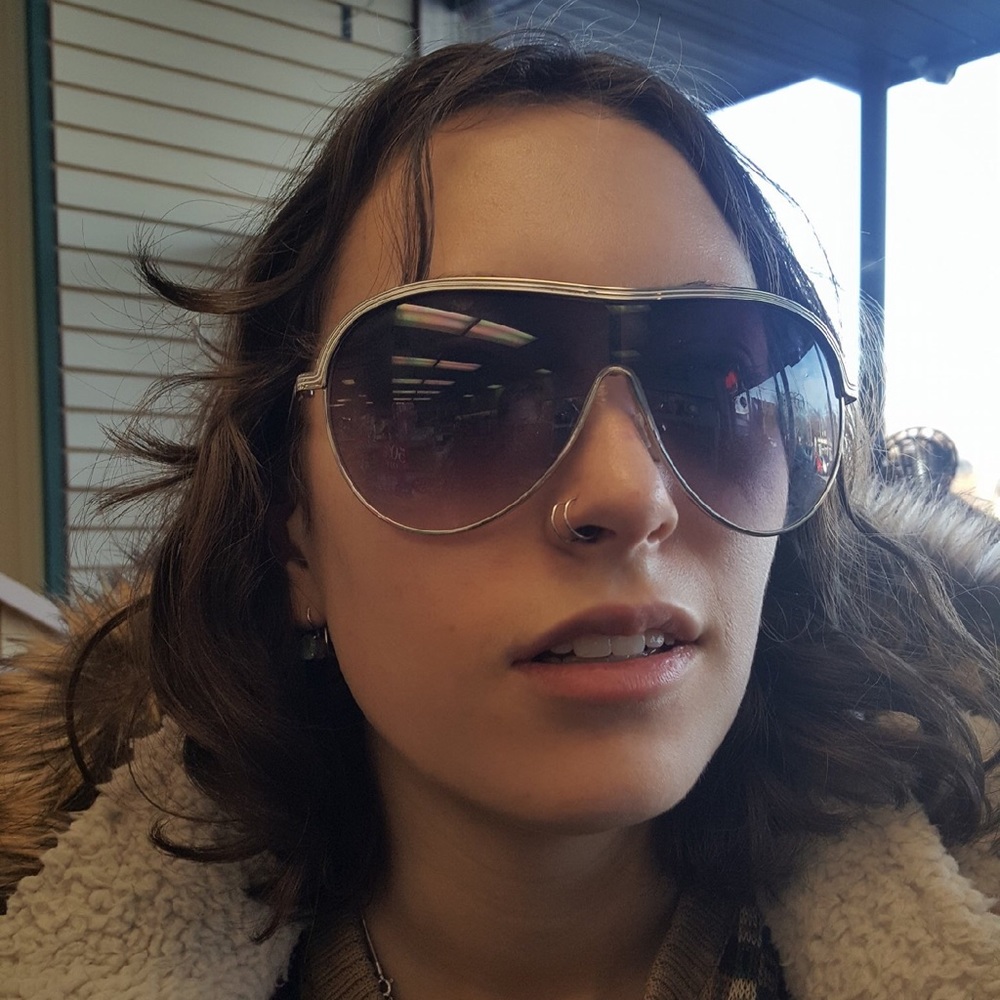 Meet your Posher, Lydia